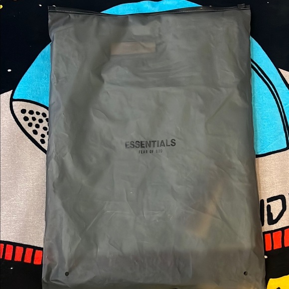 Fear of God Green Short Sleeve Tee Minimalist Design ( OVERSIZED ) - Picture 9 of 9